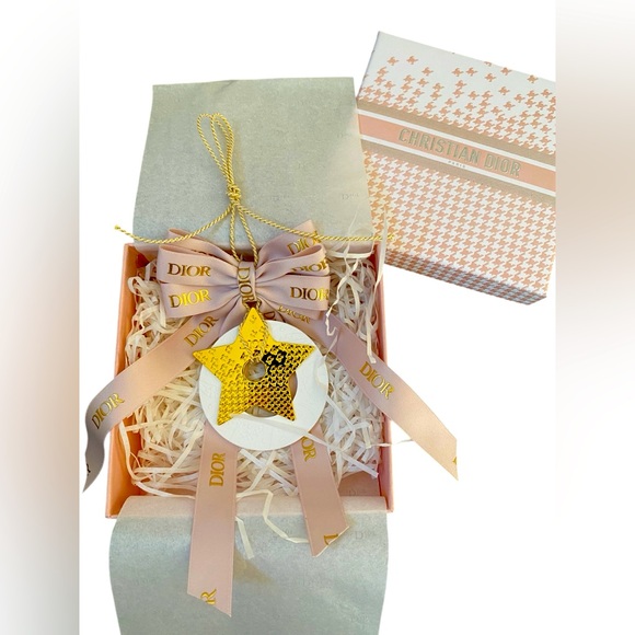 New Dior Pink & White Christmas Ornament Aroma Stone - Picture 3 of 5